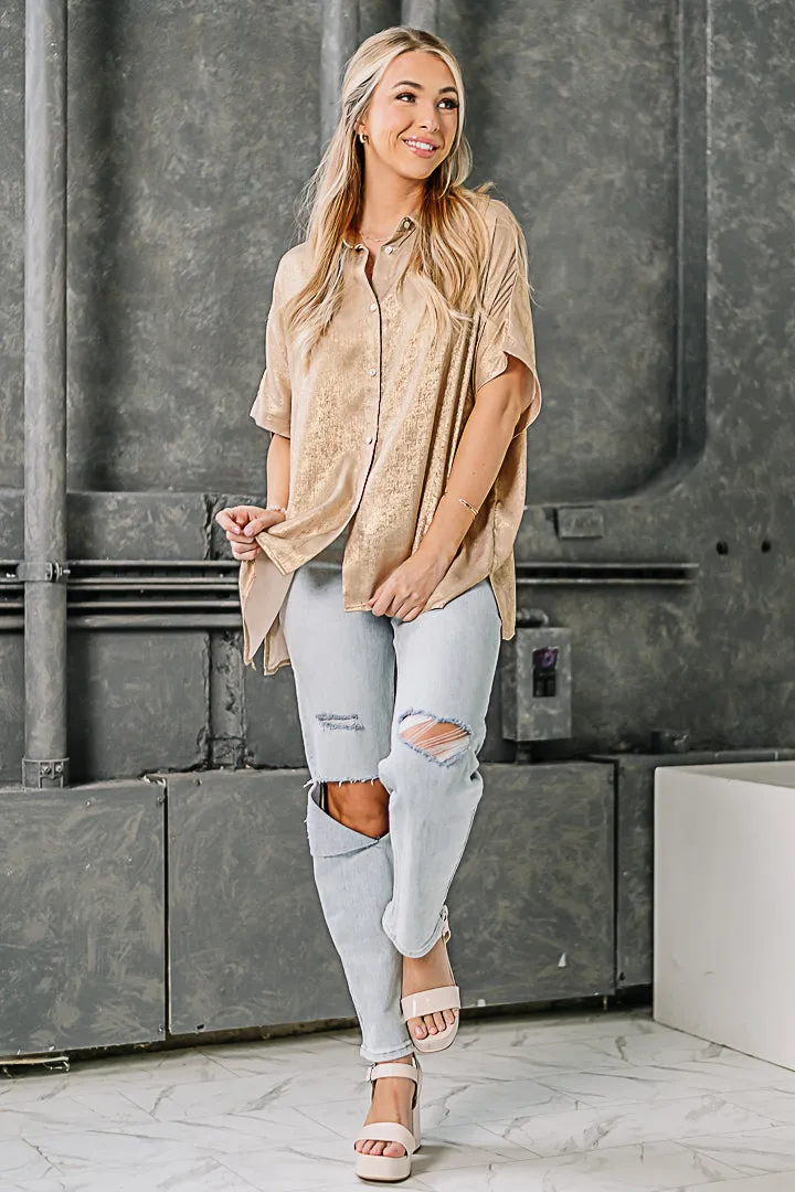 I'm That Girl Metallic Button Up Top | Gold