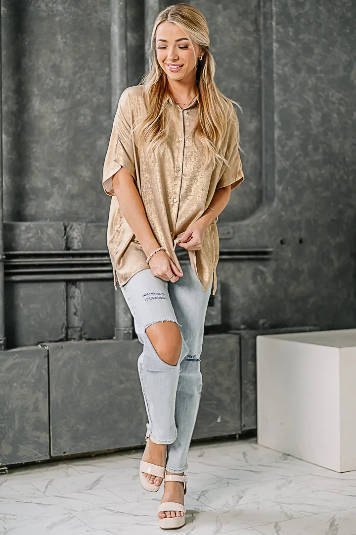 I'm That Girl Metallic Button Up Top | Gold