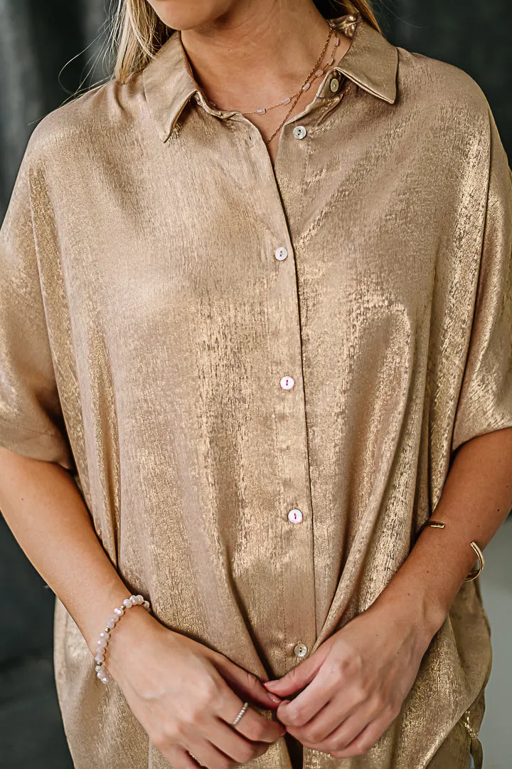 I'm That Girl Metallic Button Up Top | Gold