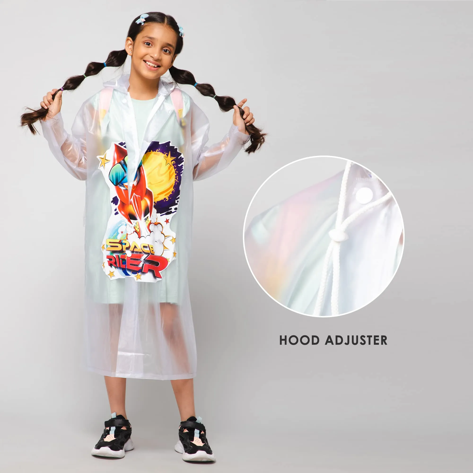 THE CLOWNFISH Toon Caper Series Kids Waterproof PVC Longcoat with Adjustable Hood & Extra Space for Backpack/Schoolbag Holding. Printed Plastic Pouch. Kid Age-4-5 years (Link White-Transparent)